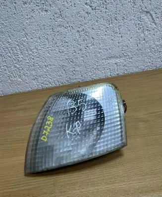 Volkswagen PASSAT B5 Front indicator light 3B0953049C D7238