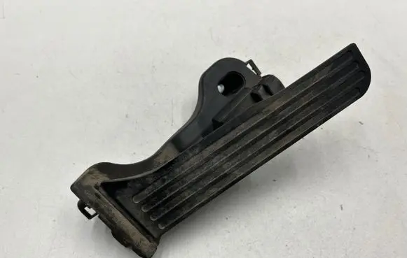 Volkswagen PASSAT B6 Accelerator throttle pedal 1K1723503L 6PV00860001