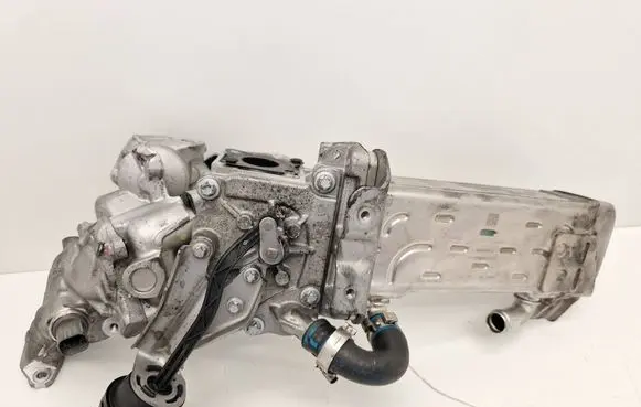 Mercedes-Benz C W204 EGR valve cooler 3418787 A6511400075 1451001024