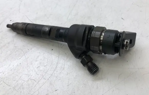 BMW 1 F20 F21 Fuel injector 0445110601 779844606
