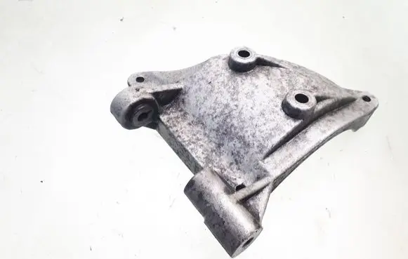 Audi A4 S4 B5 8D A/C compressor mount bracket 059260885E