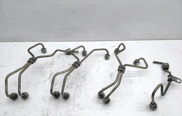 Volvo XC60 Fuel injector supply line/pipe