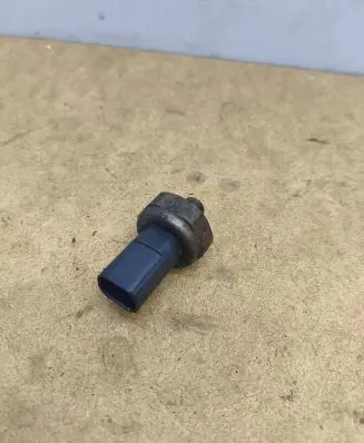 Mercedes-Benz CLK A209 C209 Air conditioning (A/C) pressure sensor 2205420118