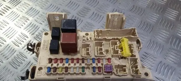 Toyota Avensis Verso Fuse box set 8922144050 89221-44050