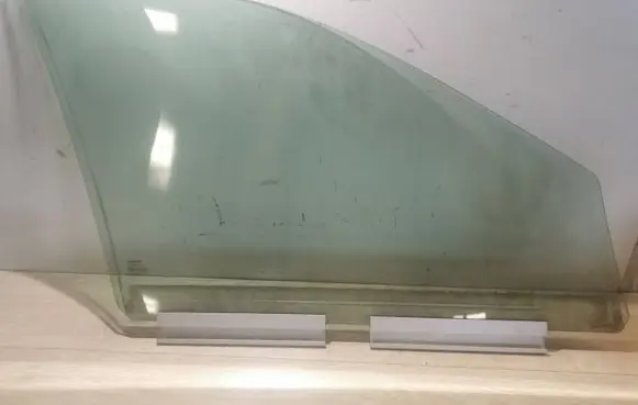 Volvo XC90 Front door window glass four-door 43R001582 E000199 DOT682M3240AS2