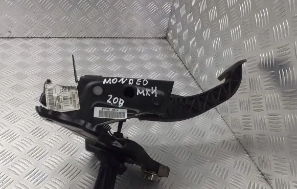 Ford Mondeo MK IV Accelerator throttle pedal bracket 7G9N7B633AJB