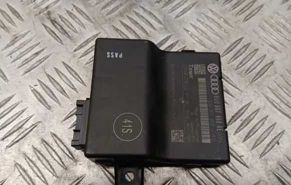 Audi Q3 8U Gateway control module 8U0907468AE