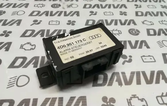 Audi A8 S8 D3 4E Alarm control unit/module 4D0951173C 4D0951173