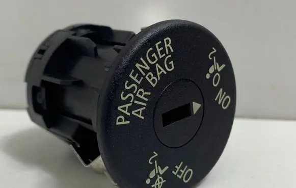 Passenger airbag on/off switch