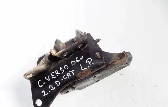Toyota Corolla Verso AR10 Engine mount bracket