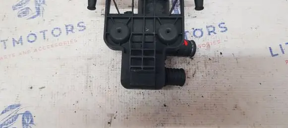 BMW 5 E60 E61 Coolant heater control valve 6920226 64116920226