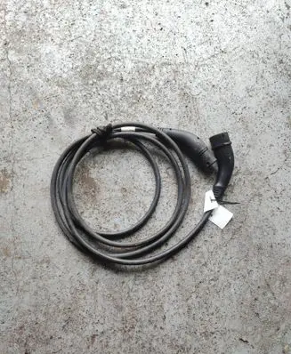 Volkswagen e-Golf Electric car charging cable 880694 IEC62196