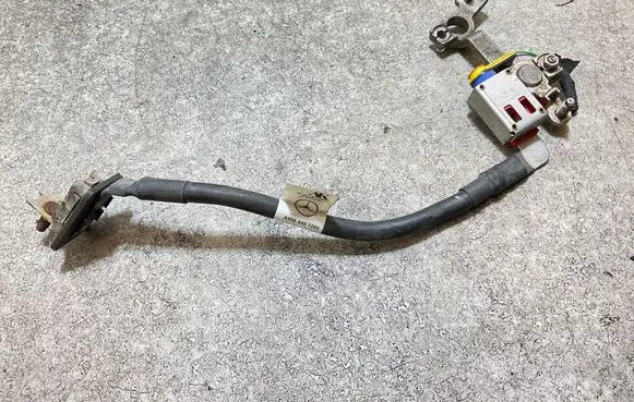 Positive cable (battery)