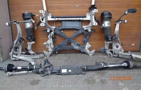 Porsche Cayenne (9Y0 9Y3) Front subframe 4M4407271D
