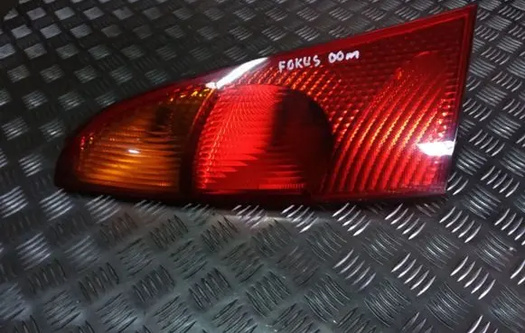 Ford Focus Rear/tail lights XS4113405A