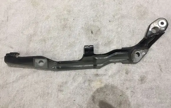 Audi A7 S7 4K8 Fender mounting bracket 4K8821168A