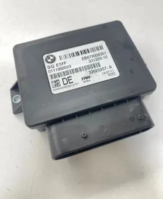 BMW 5 F10 F11 Hand brake control module 6799083 23122010 0111950033