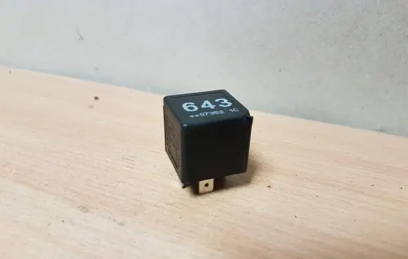 Audi A8 S8 D3 4E Other relay 8K0951253