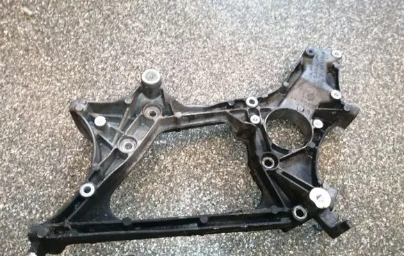 Mercedes-Benz E W212 Generator/alternator bracket A6512011109