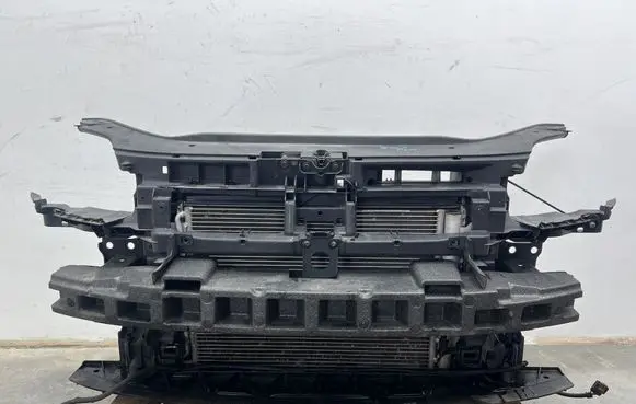 Volkswagen Golf Plus Front bodywork piece 