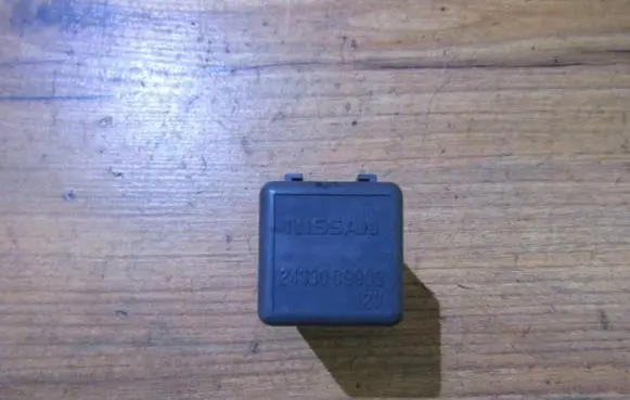 Nissan Almera N16 Other relay 24330c9900