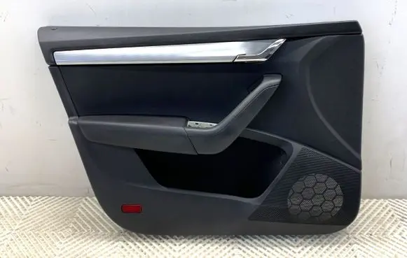 Skoda Octavia Mk3 (5E) Front door card panel trim 