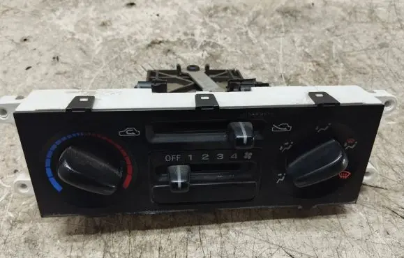Subaru Forester SF Climate control unit 1853520
