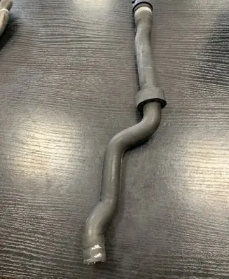 BMW 5 E60 E61 Engine coolant pipe/hose 64216911001
