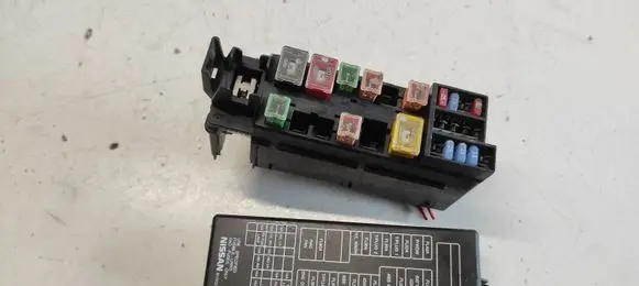 Nissan Primera Fuse module 71545078 24381 72545078