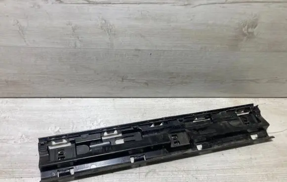 BMW X1 F48 F49 Side skirt front trim 7332331