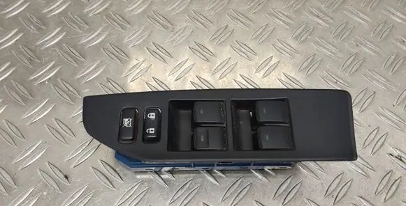 Toyota Verso Electric window control switch 8404005020