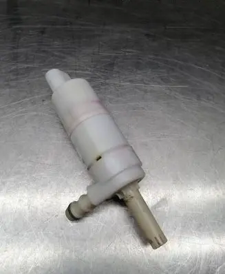 Mercedes-Benz CLK A208 C208 Windscreen/windshield washer pump