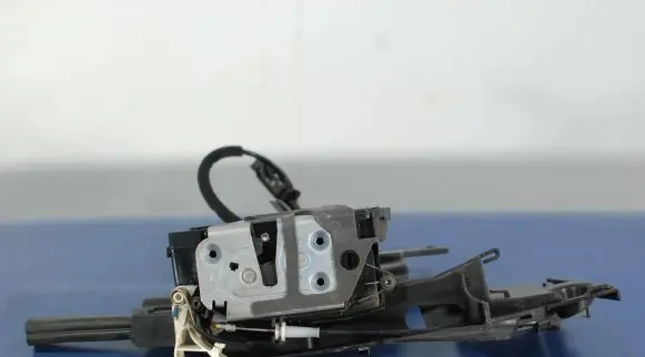 Ford Fiesta Front door lock 8A6A-A21821-BE