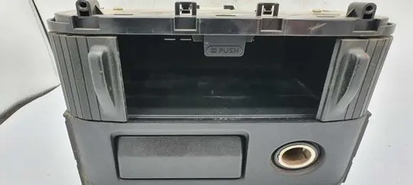 Nissan X-Trail T30 Glove box 68108EQ400