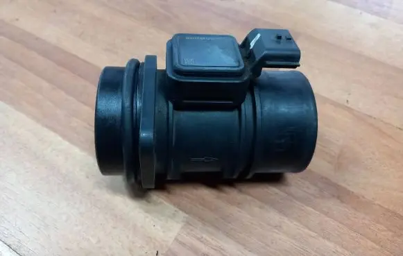 Nissan Qashqai Mass air flow meter 8200357204 8200280056 5WK97006