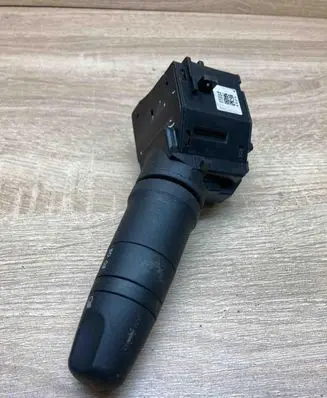 Nissan Primera Indicator stalk 25540AV600