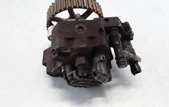 Renault Trafic II (X83) Fuel injection high pressure pump 8200108225