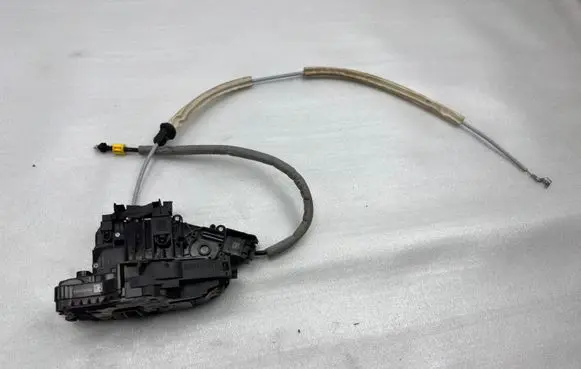 Mercedes-Benz S W222 Front door lock A0997207000