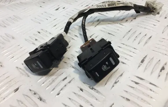 Nissan X-Trail T30 Seat heating switch 24016EQ300