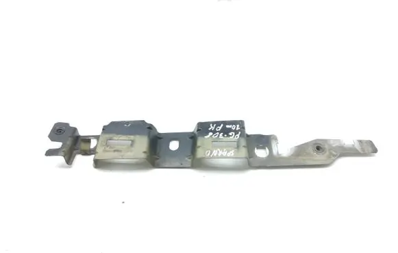 Peugeot 308 Fender mounting bracket