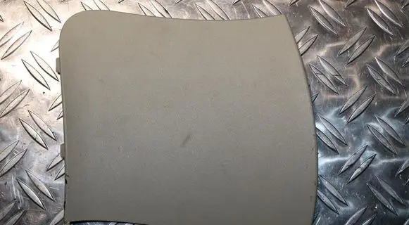 (D)pillar trim (top)