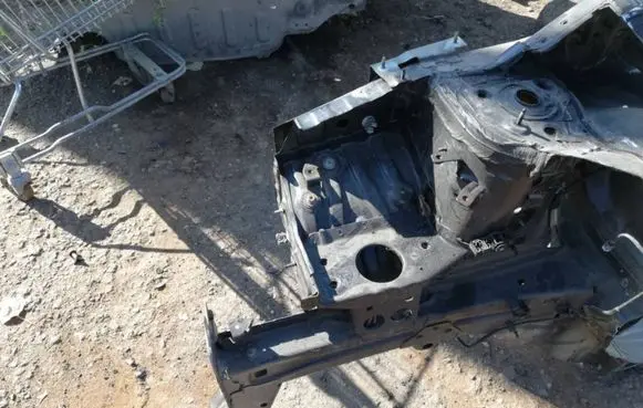 Renault Clio IV Front quarter panel 