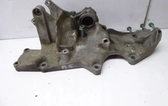 Volkswagen PASSAT B5.5 Generator/alternator bracket 06B903143N