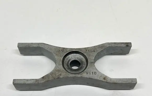 Audi Q5 SQ5 Fuel Injector clamp holder 04L216A V110