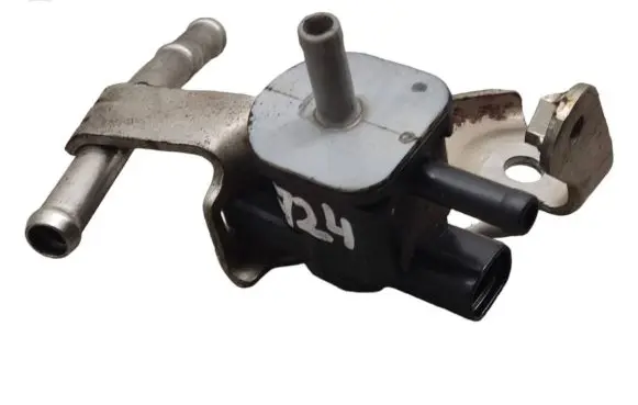 Toyota C-HR I Turbo solenoid valve 9091012276 1362007010