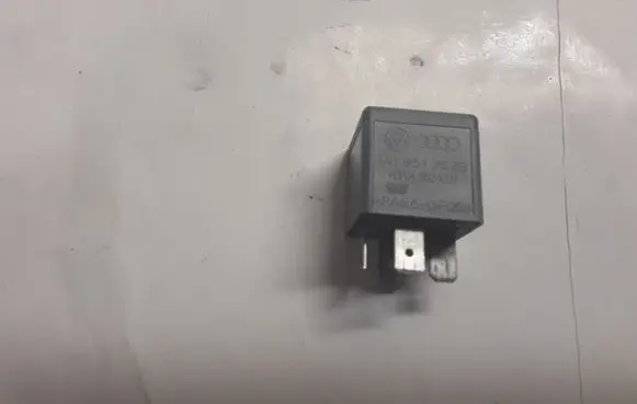 Volkswagen Tiguan Other relay 141951253B V23134B52X227