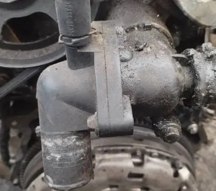 Ford Mondeo Mk III Engine coolant pipe/hose