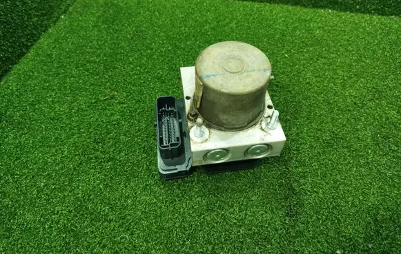 Renault Master III ABS Pump 476605297R 026590154