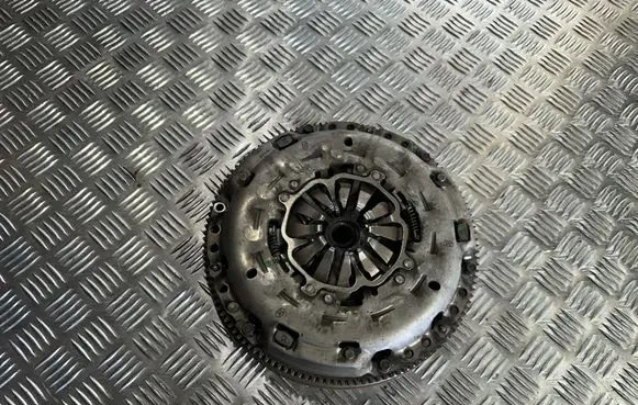Volkswagen PASSAT B8 Clutch set kit 04L105273