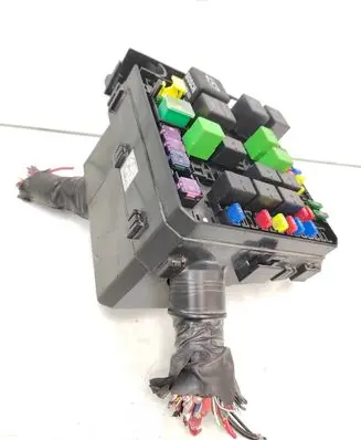 Mitsubishi Outlander Fuse box set PR06102000 038907281B 8627A011